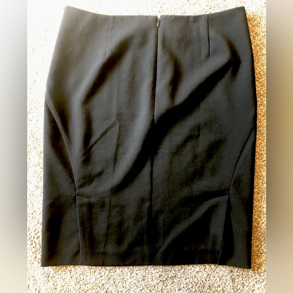 New York and Company skirt - Picture 2 of 3